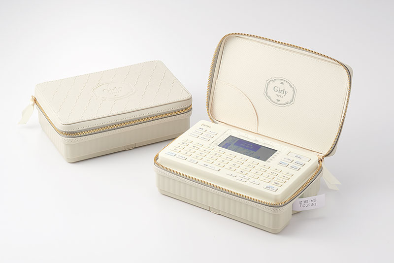 コスメポーチのような上品な見た目で人気のガーリー「テプラ」SR-GL2に