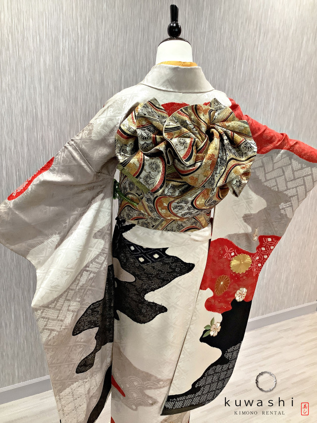 正絹振袖レンタル】 80017 ノーブルホワイト赤黒絞り金駒刺繍正絹