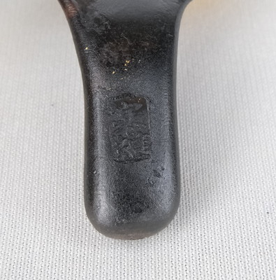 栗山園オンライン通販部 / 【出物】 鵬雲斎好銀杏蓋置 13代宮崎寒雉