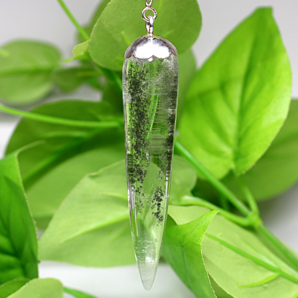 ガネッシュヒマール産]ヒマラヤ水晶ペンデュラム/クローライト内包