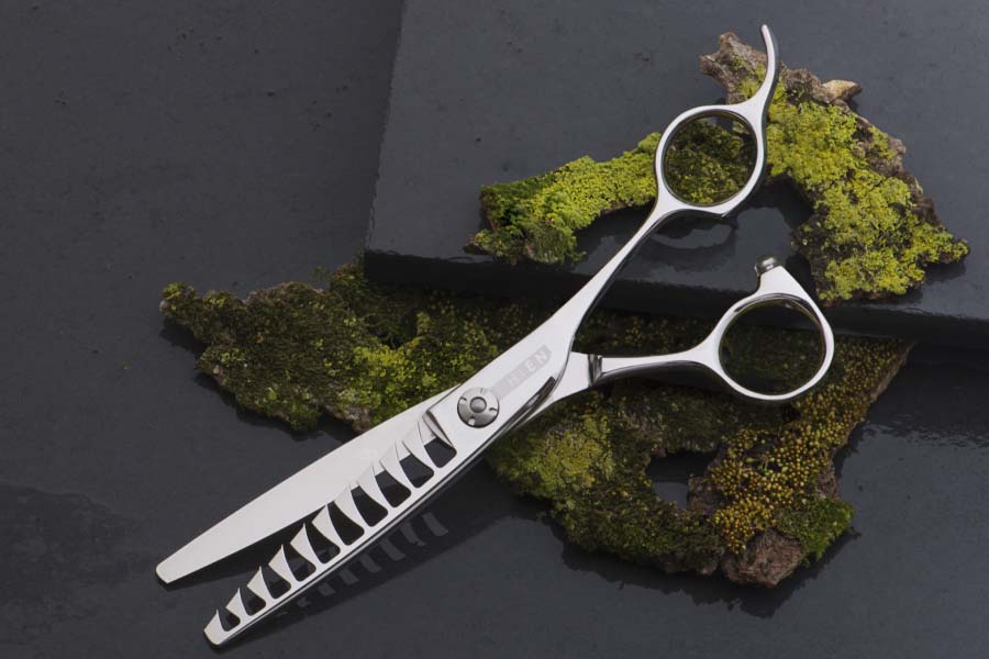 日本の職人が造る、純日本製シザー+セニング｜美容ハサミなら飛燕