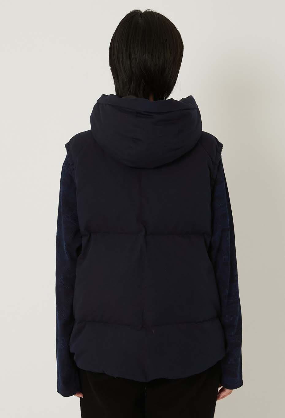 インディゴナイロンサテン リサイクルダウン フードベスト | BLUE BLUE