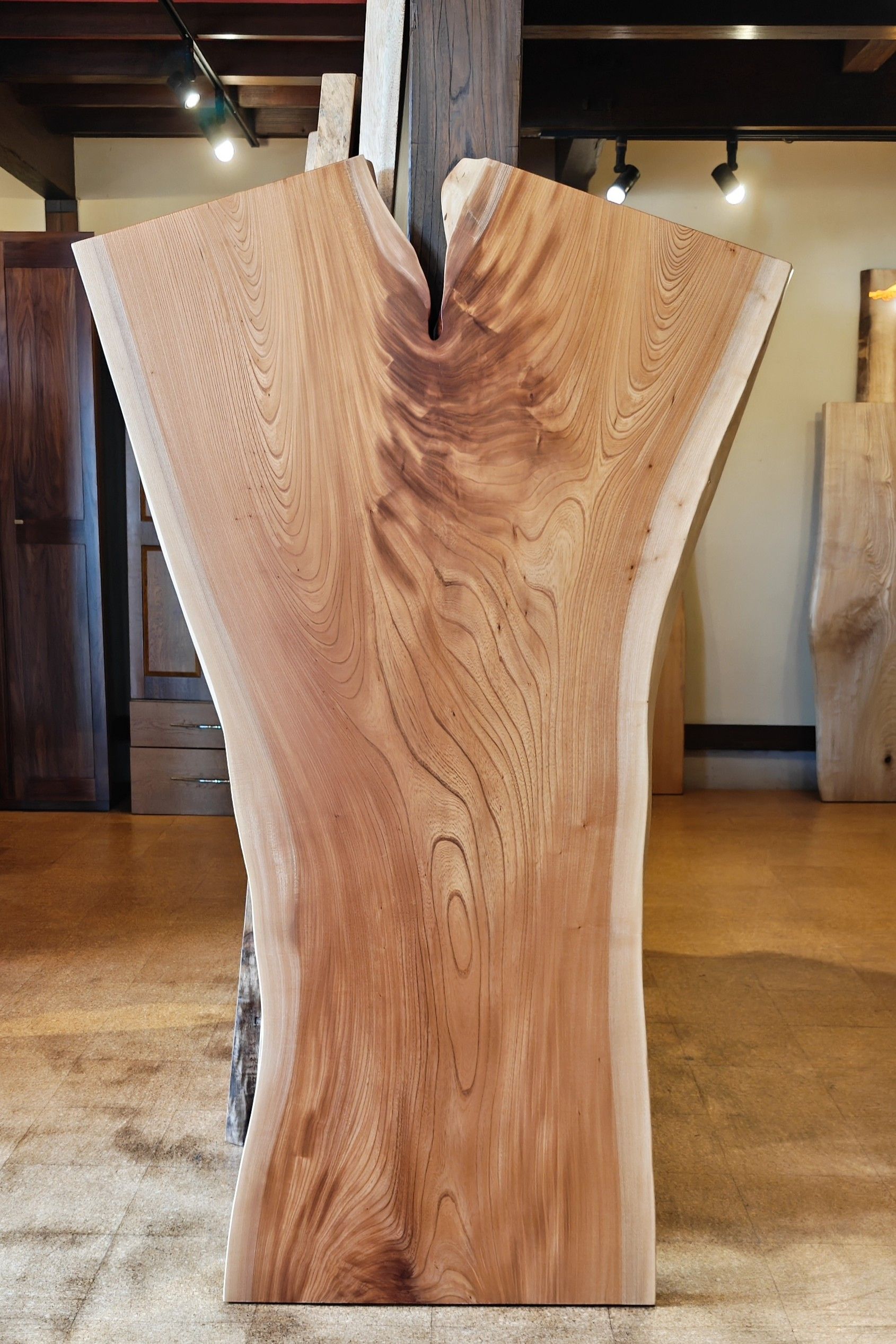 神奈川県 海老名店展示 一枚板 欅(けやき・ケヤキ)材 テーブル用天板