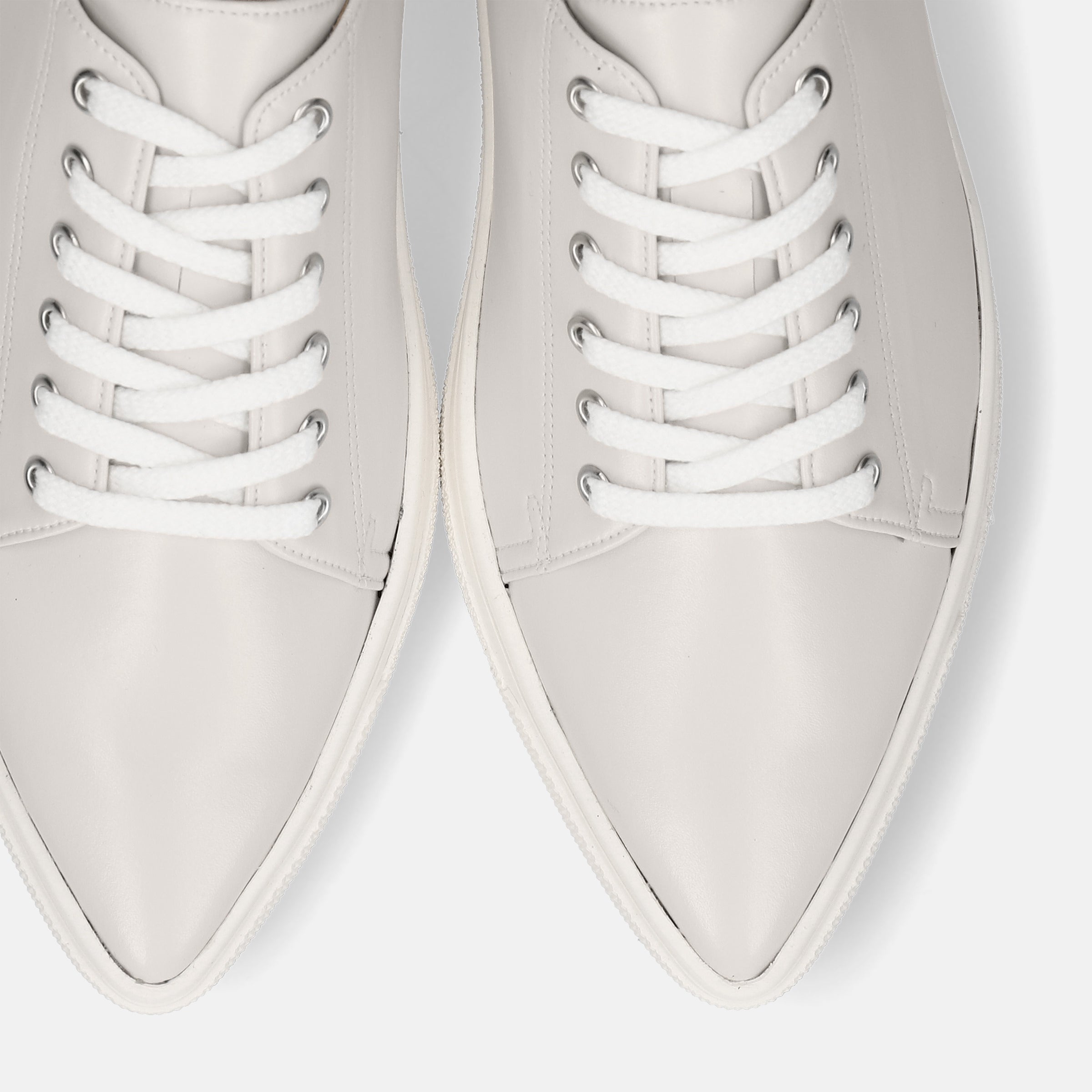 2026SSBI：ポインテッドトゥ レースアップ スニーカー（m1001