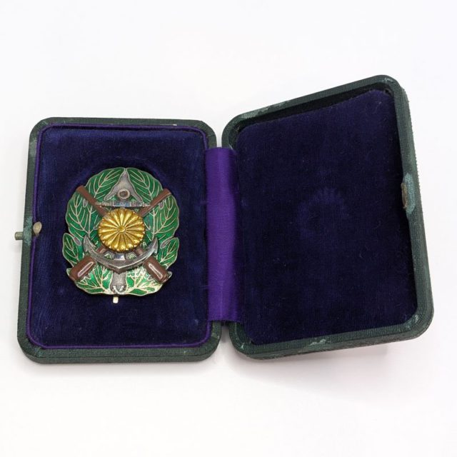 艦砲射撃優等徽章 海軍 栄誉章 大日本帝国 旧日本軍 軍事品 七宝 菊の