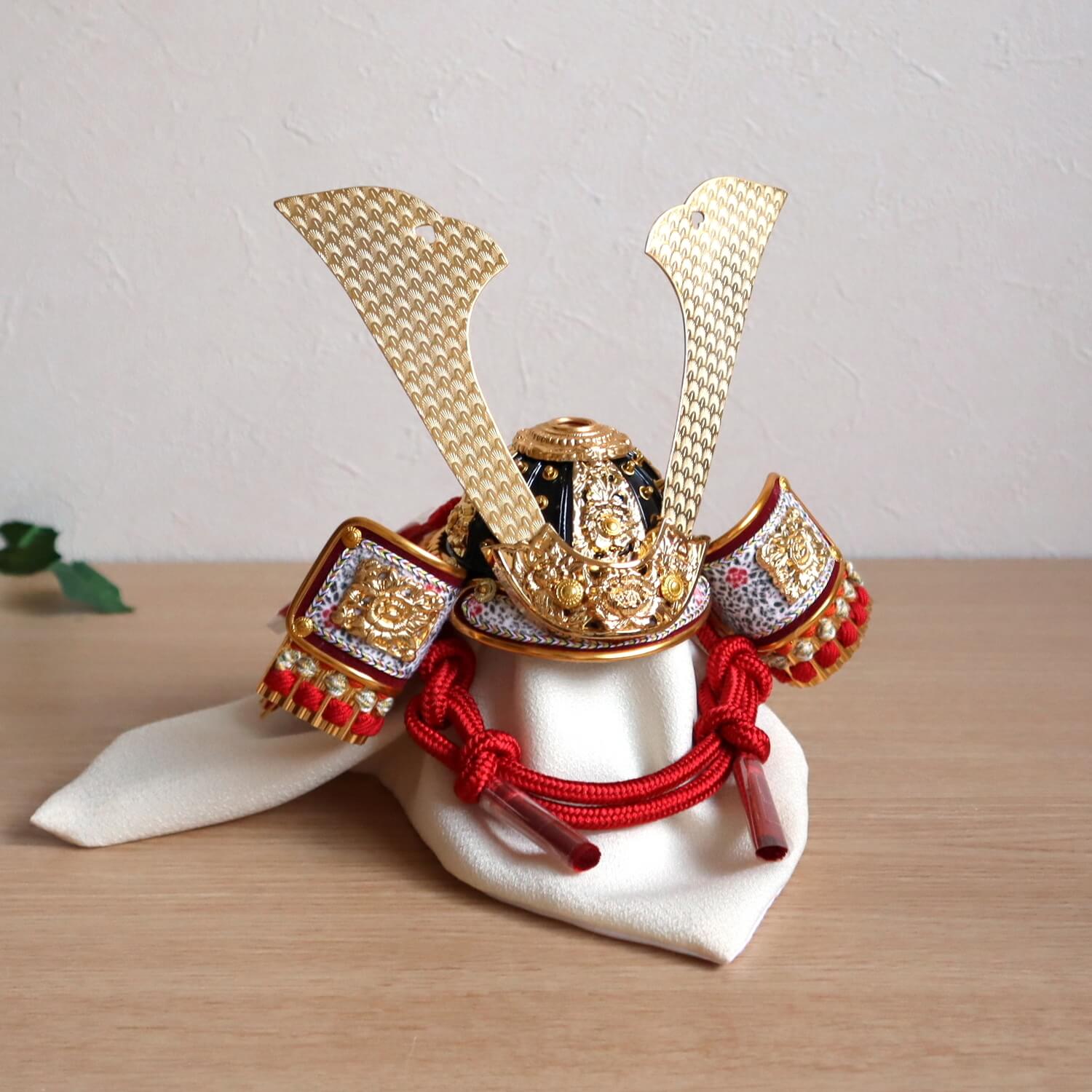 最新作 選べる兜2種類 ☆ 伝統工芸士 誠山作 7号 (赤/紺)糸 金小札