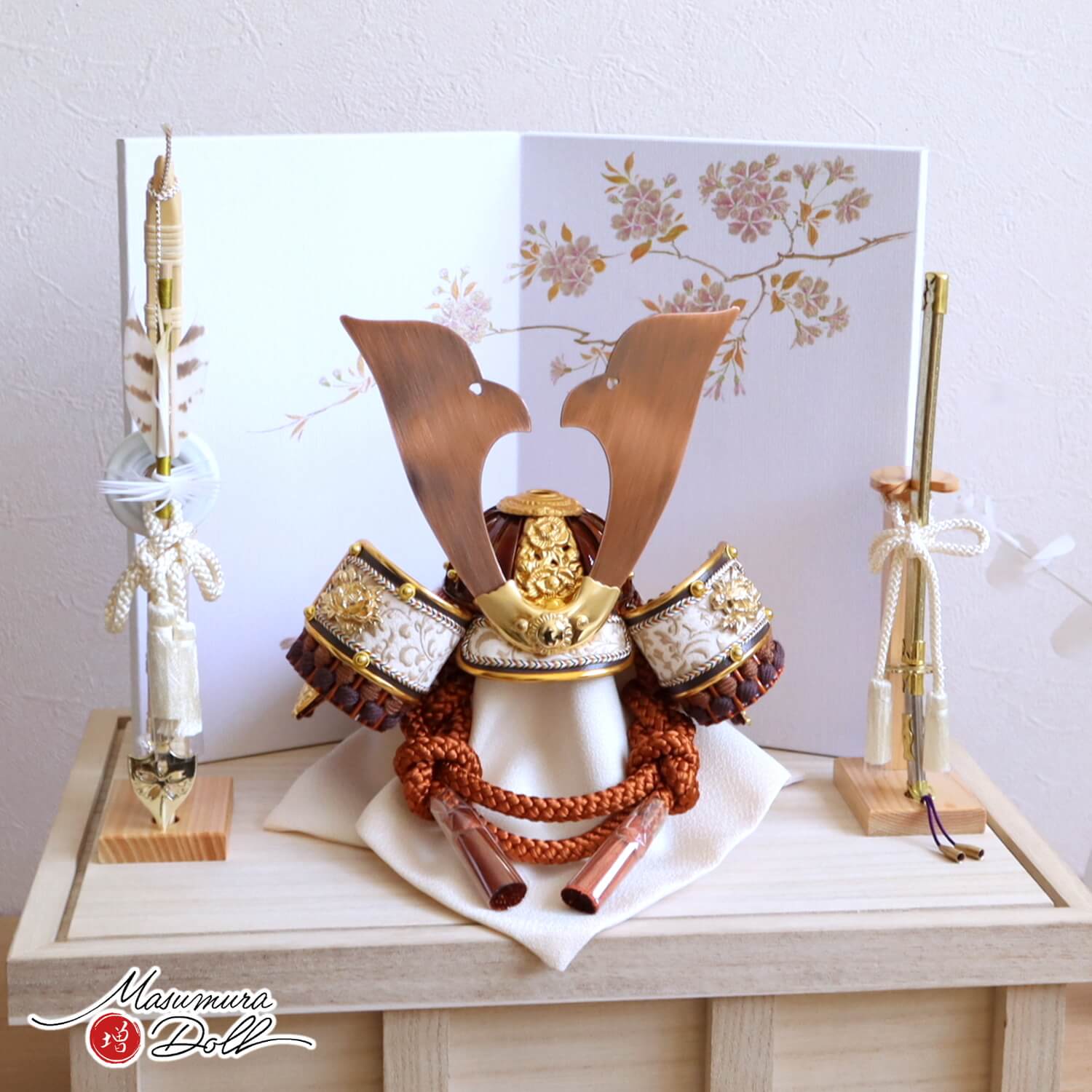 五月人形 鹿革 唐草 本印伝ブロンズ兜 透き漆 共吹き返し 大鍬形 京製