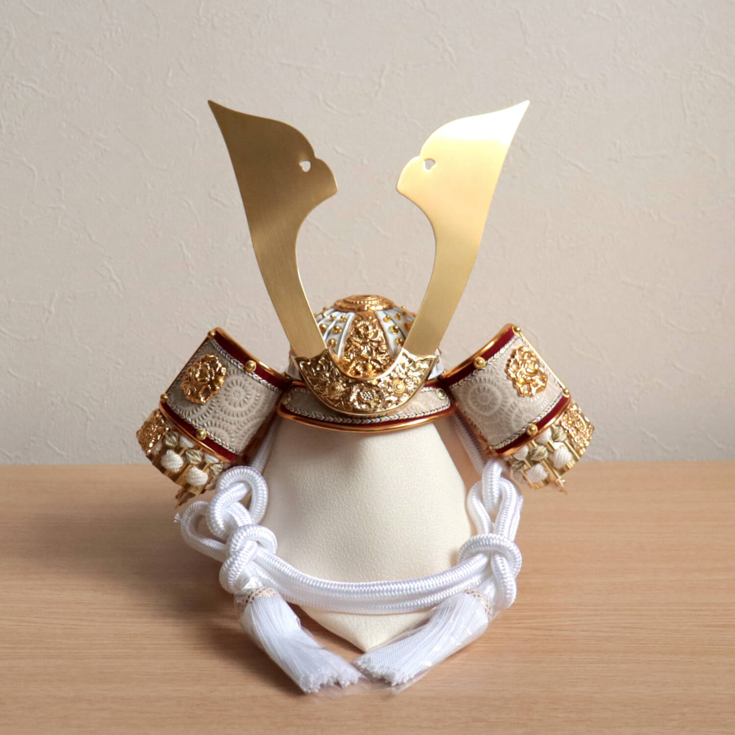 五月人形 ケース飾り 兜 伝統工芸士 誠山作 10号ナチュラル兜 正絹