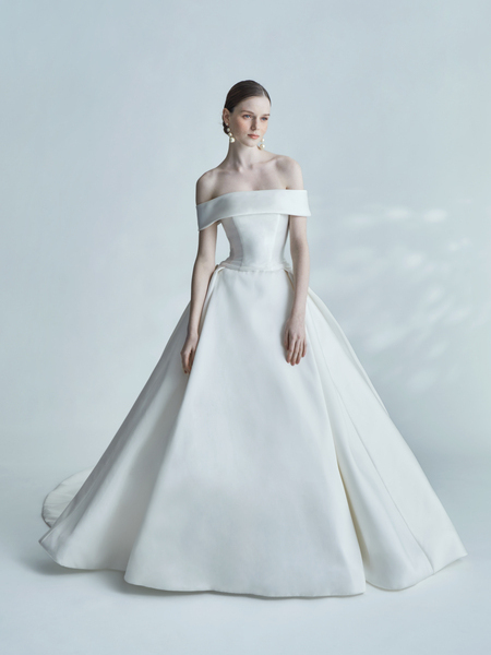 ドレス AULANOVA（アウラノーヴァ）｜MiaVia