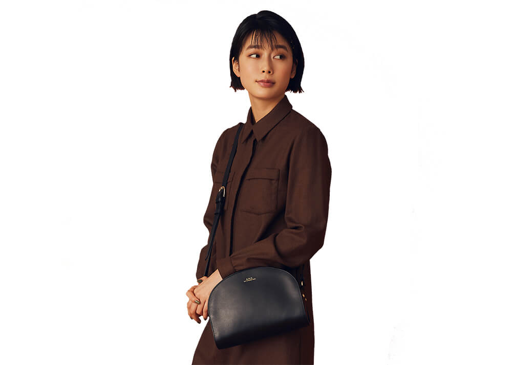 いつまでも憧れる「A.P.C.のハーフムーン」に魅せられて | mina