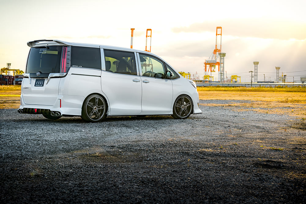 M'z SPEED | BodyKit | エスクァイア | ESQUIRE (ZRR80G/ZWR80G)