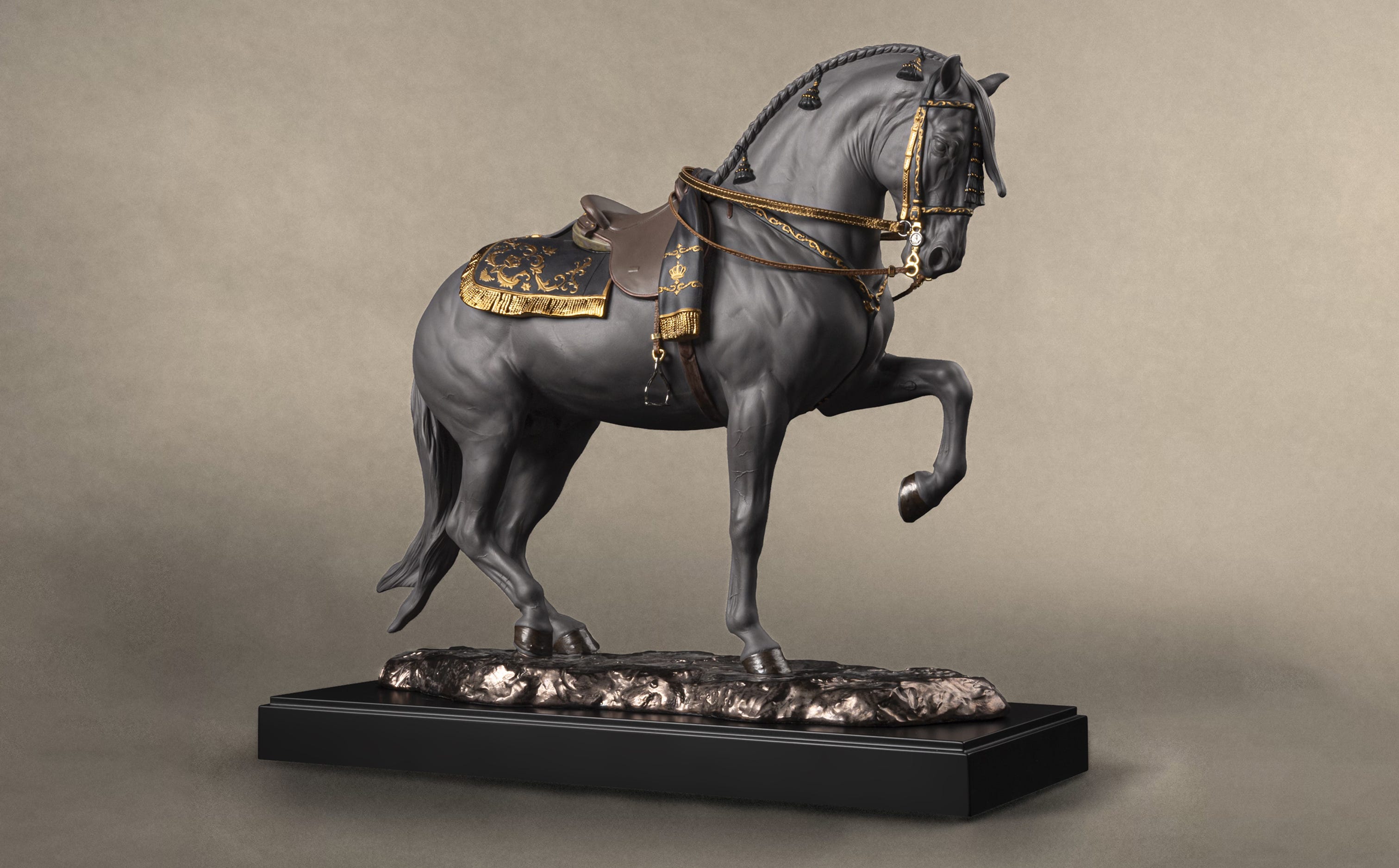 アンダルシアンホース（Black） | リヤドロ公式オンライン