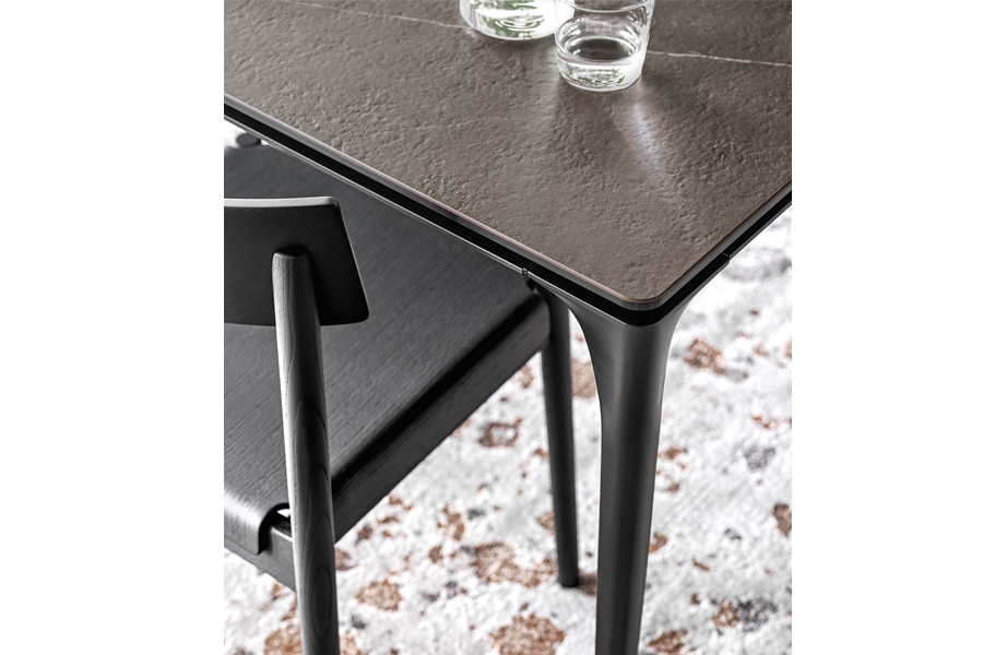 カリガリス シルエット 伸長式ダイニングテーブル ／ Calligaris