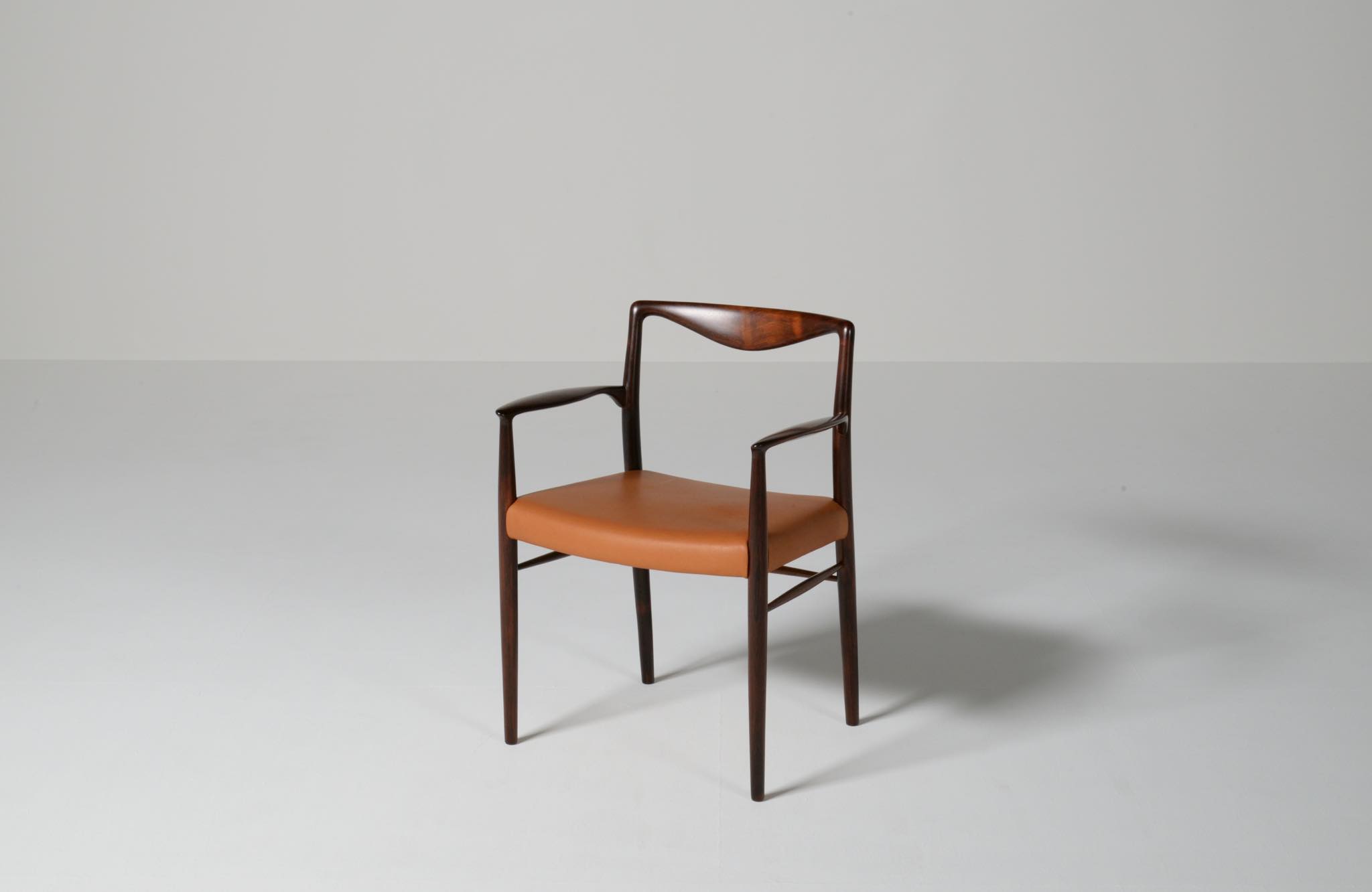Kai Lyngfeldt-Larsen Arm chair in Rosewood｜Luca Scandinavia