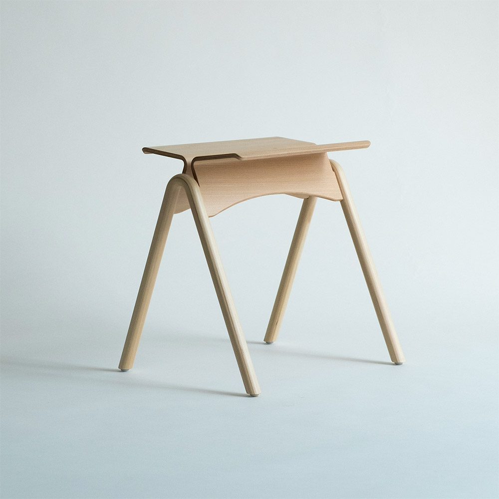 IKASAS KAMOME STOOL - nudge label