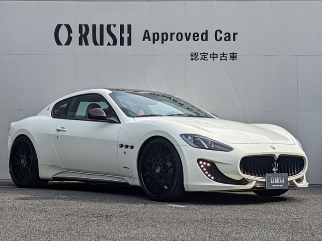 マセラティグラントゥーリズモ スポーツMCオートシフト レッドレザー