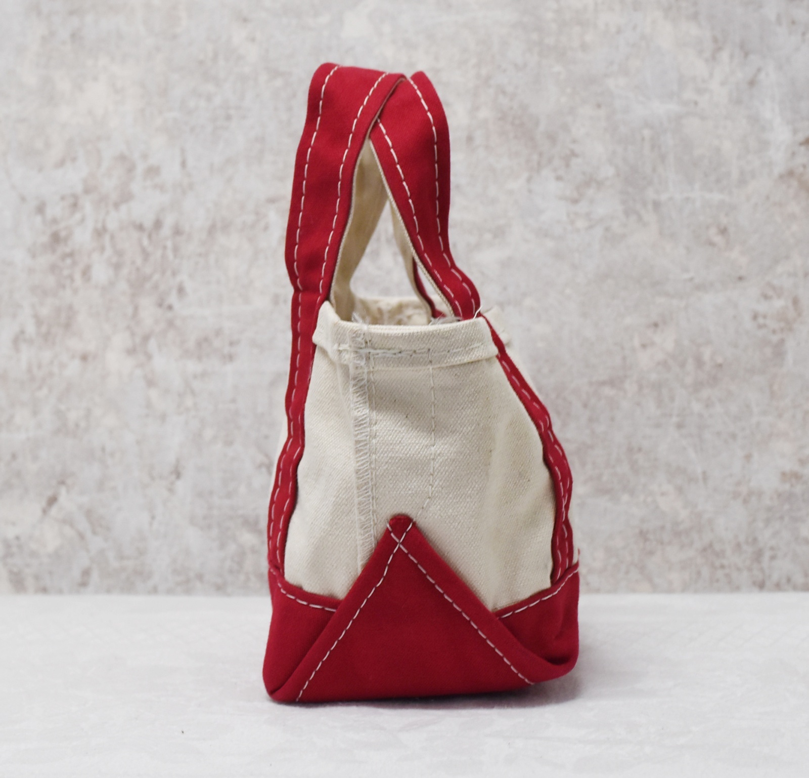 ビンテージ】【L.L.bean】エルエルビーン【ヒイラギ刺繍】【生成りx赤