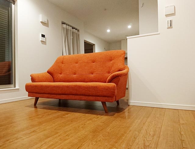 背もたれの高いオレンジソファー | NOCEノーチェ 家具・インテリア通販