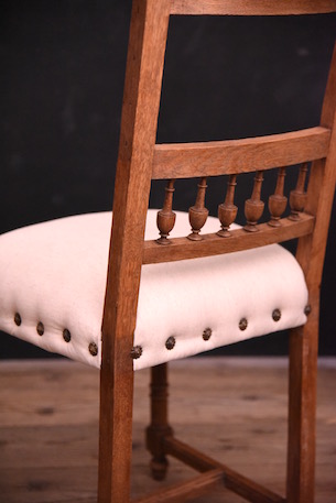 美しい装飾のアンリ2世様式のチェア