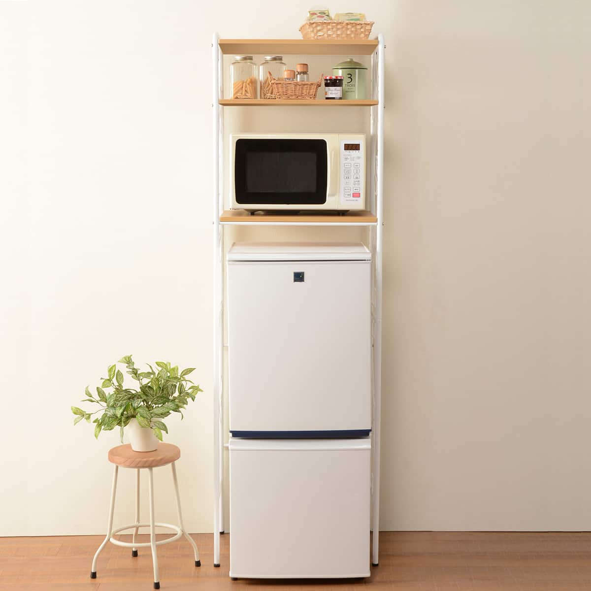 アンティークな雰囲気のおしゃれな冷蔵庫ラック 小型冷蔵庫上のデッド