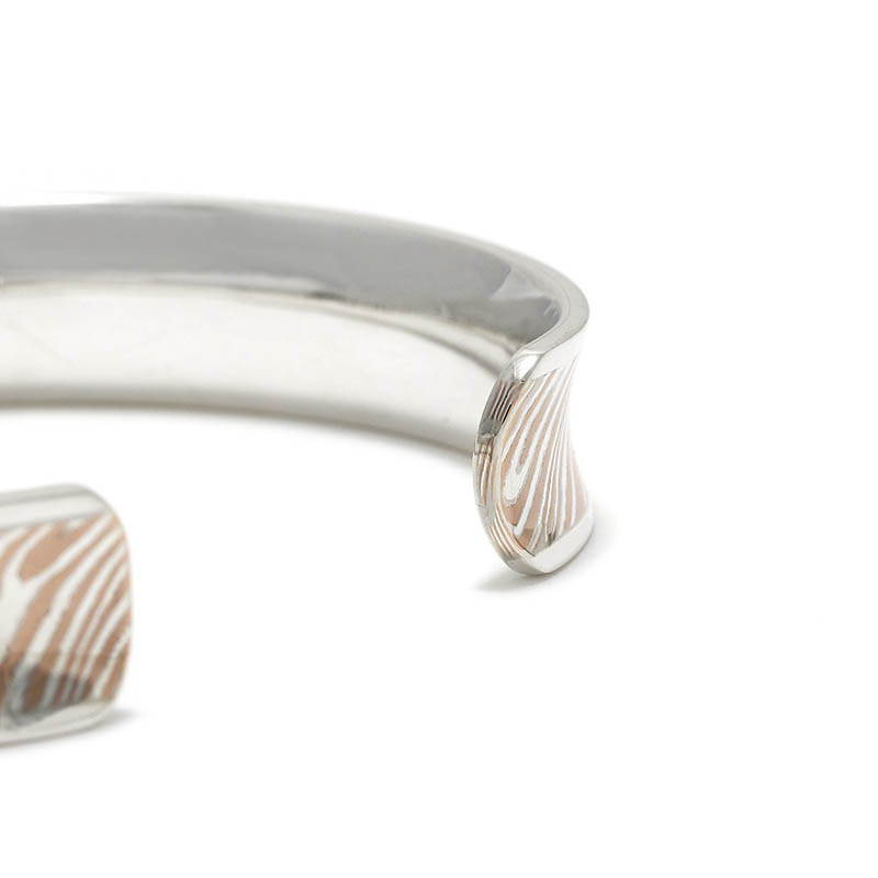 Suman Dhakhwa（スーマンダックワ） MOKUME Curvature Bracelet