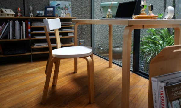 チェア 69 / ホワイトラミネートArtek（アルテック） | 公式通販 家具