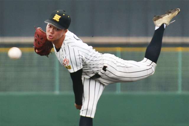 明桜が4強進出、変化球狙い一回に集中打 春季高校野球秋田県大会