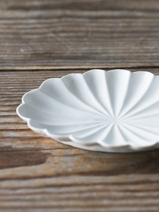 臼杵焼 菊花オーバル豆皿ホワイト