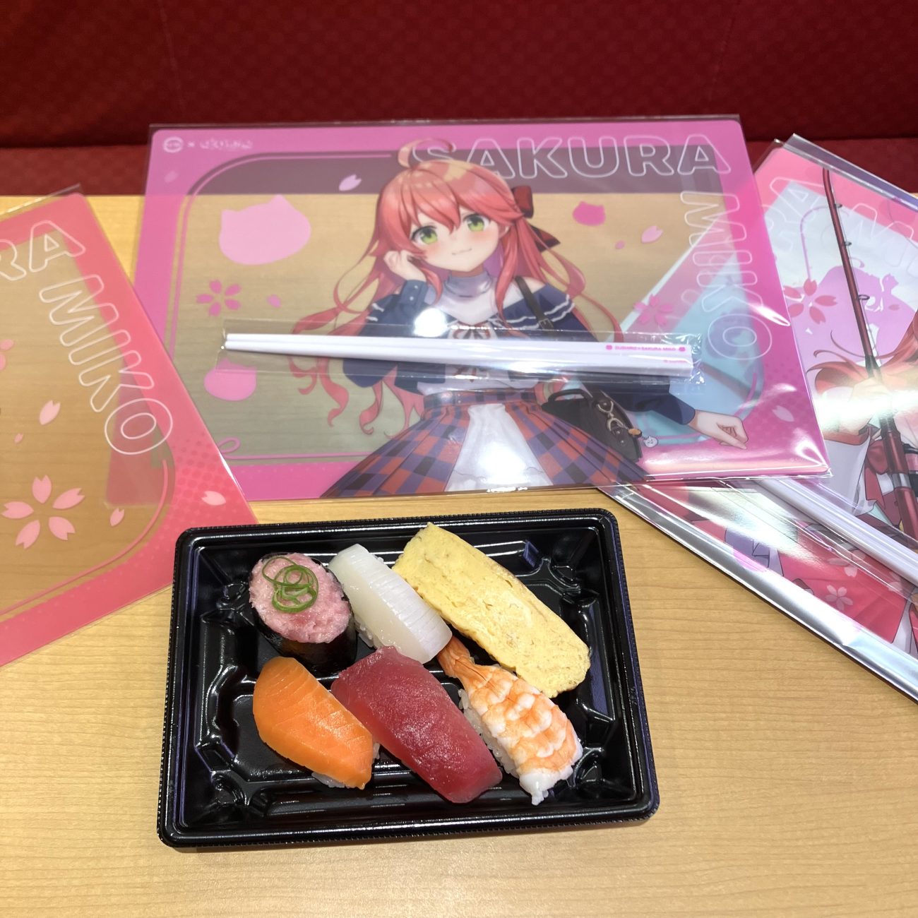 さくらみこ』×スシロー初コラボ、“にゃっはろ～スシろ～!”をテーマに