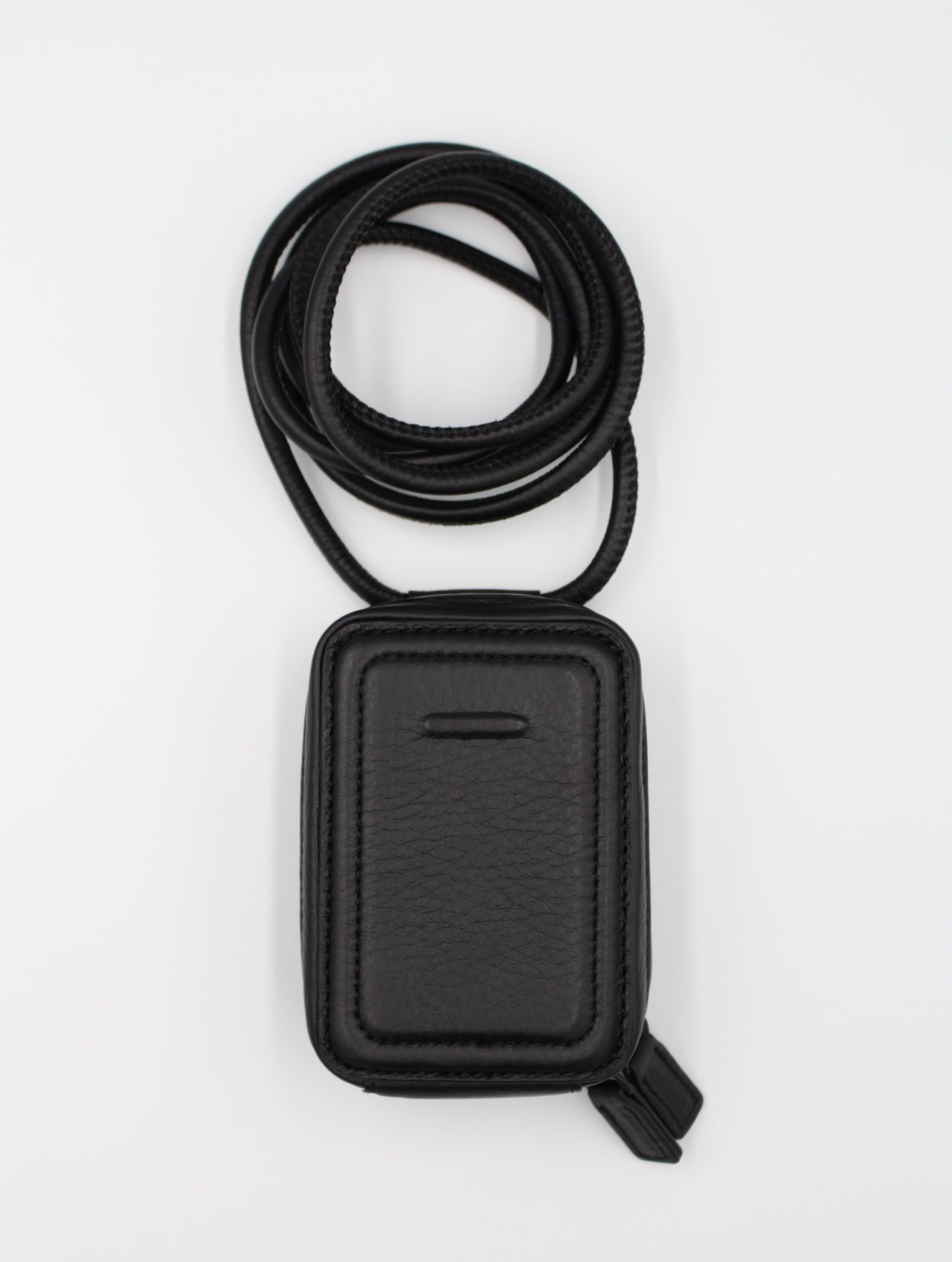 objcts.io - レザーストラップ付アイフォンアクセサリー マイクロ