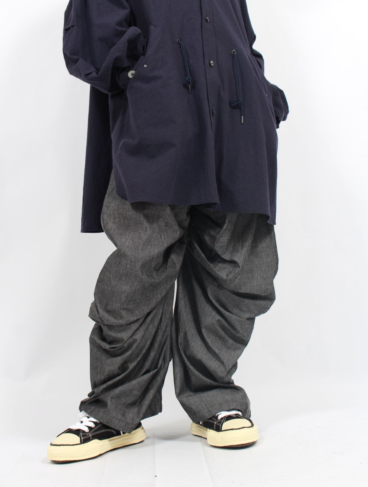 FUMITO GANRYU - 【25SS】ドレープド シャンブレー パンツ レッド