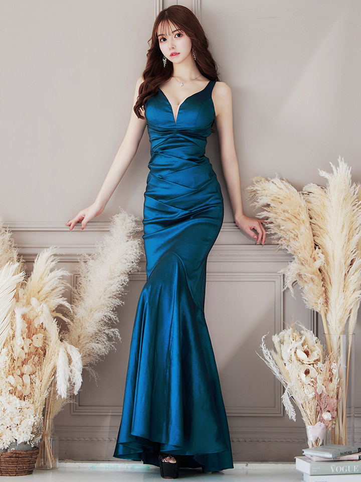 Lサイズあり【UNA VALERIE / ウナヴァレリェ】マーメイド/ Vネック