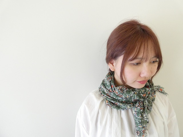 R&D.M.Co-(オールドマンズテーラー) WILD BERRY FIELD GAUZE SHAWL