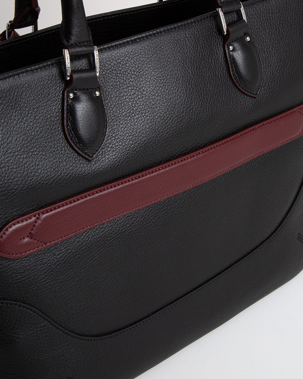 JAL×PELLE MORBIDA 旅にぴったりなコラボバッグが発売