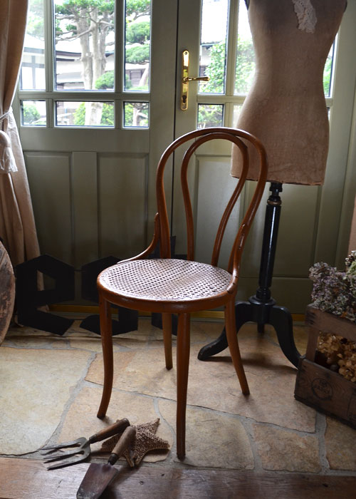 トーネット社（Thonet）とは【パディントン】アンティークの知りたい