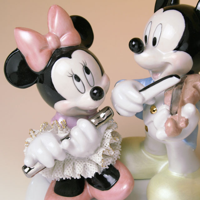 Disney ヴァイオリンを弾くミッキーとフルートを奏でるミニー レース