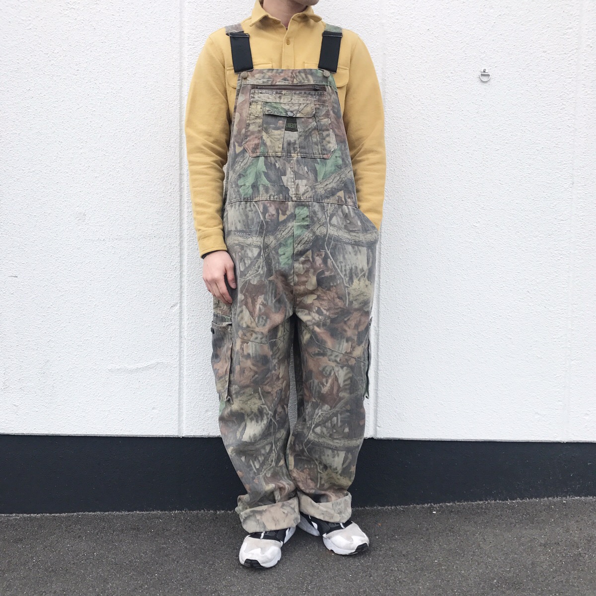 2020年2月10日 | 迷彩柄オーバーオール コーデ | 古着、古着通販