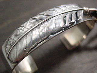 K-SMITH フェザー付きバングル