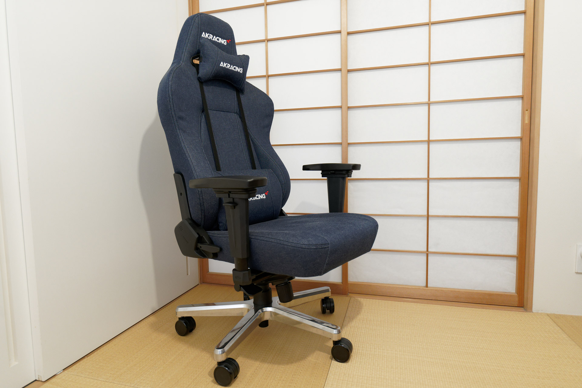 ホッと落ち着くゲーミングチェア デニム生地のAKRacing「Premium Denim