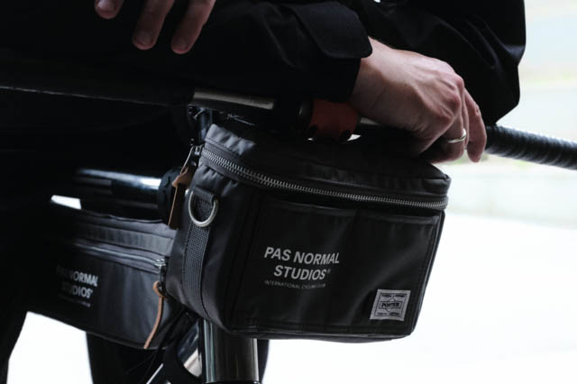 PORTER、PAS NORMAL STUDIOSとコラボ バッグやサイクリストアイテム