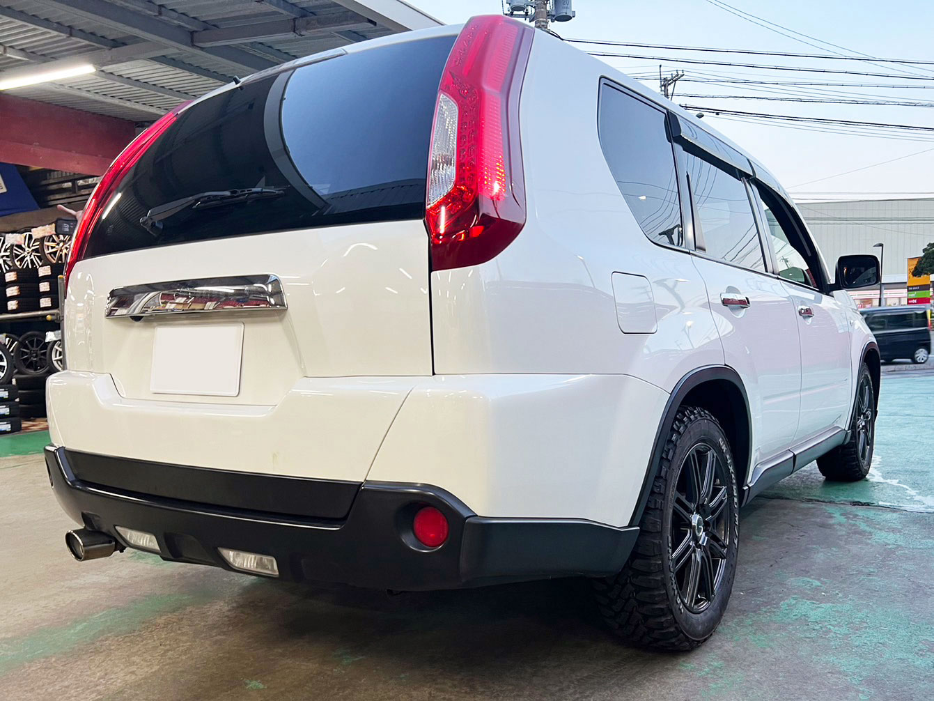 日産 エクストレイル LAYCEA MILLOUS DF 17×7J NANKANG FT-9 M/T 215