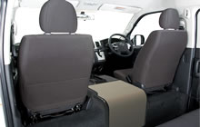 業界初】ハイエース[200系]フロントシートの180°回転が可能に