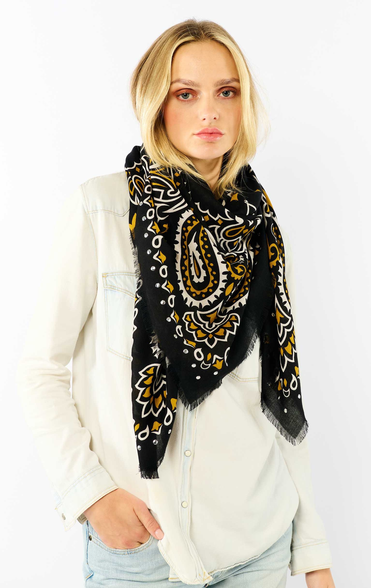 Scarf Paisley Black | Wild