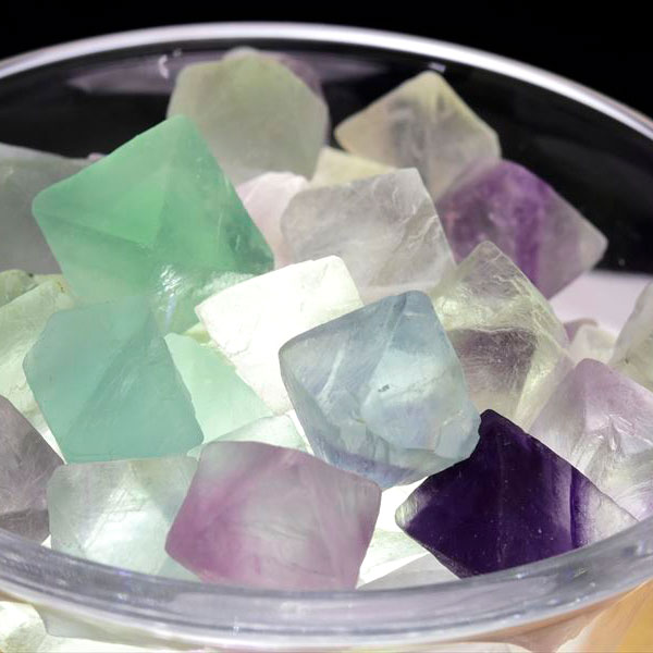 フローライト 八面体 たっぷり約1kg｜蛍石｜原石