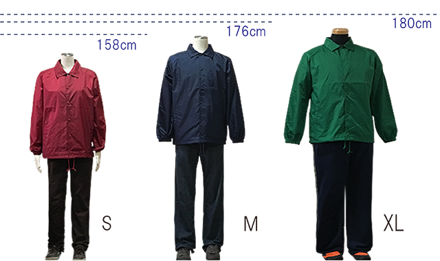 スタッフ向けコーチジャケット2,266円にチームロゴなど名入りプリント