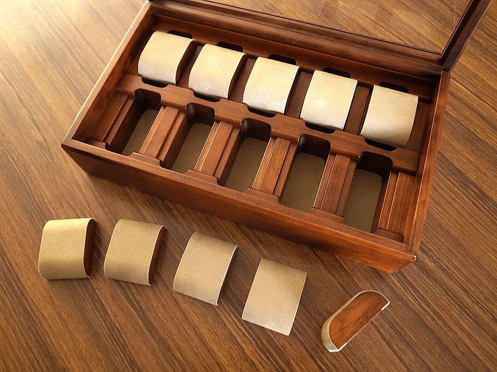 ウォッチボックス10 [腕時計,10個入れ,枕,布貼り,透明蓋]