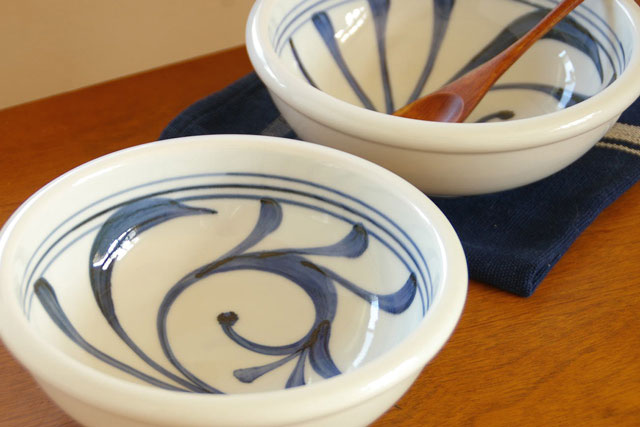 砥部焼の和食器 梅山窯の中鉢 【砥部工房 からくさ】