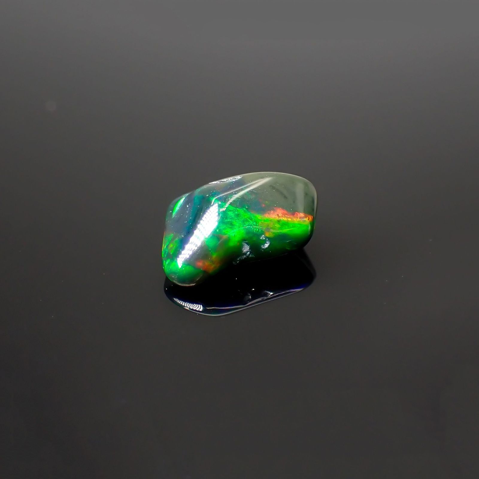 ◇バロック型◇ブラックオパール(宝石名オパール/加熱処理) エチオピア