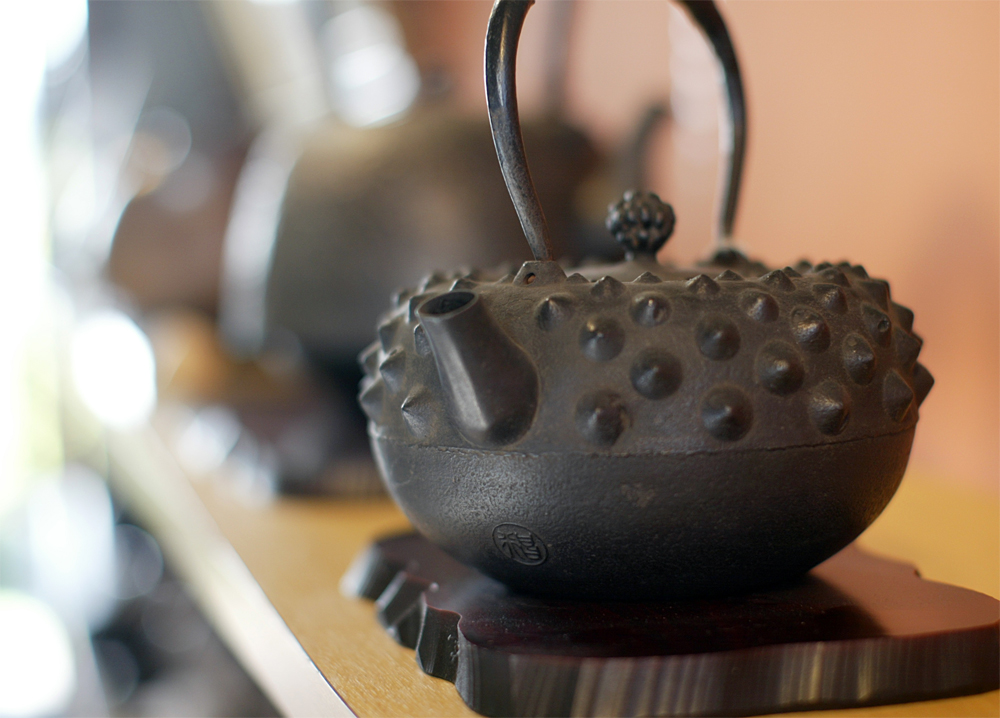 逸品作 鬼あられ 藤枝工房 南部鉄瓶の一つの鋳型で一個しか出来ない品