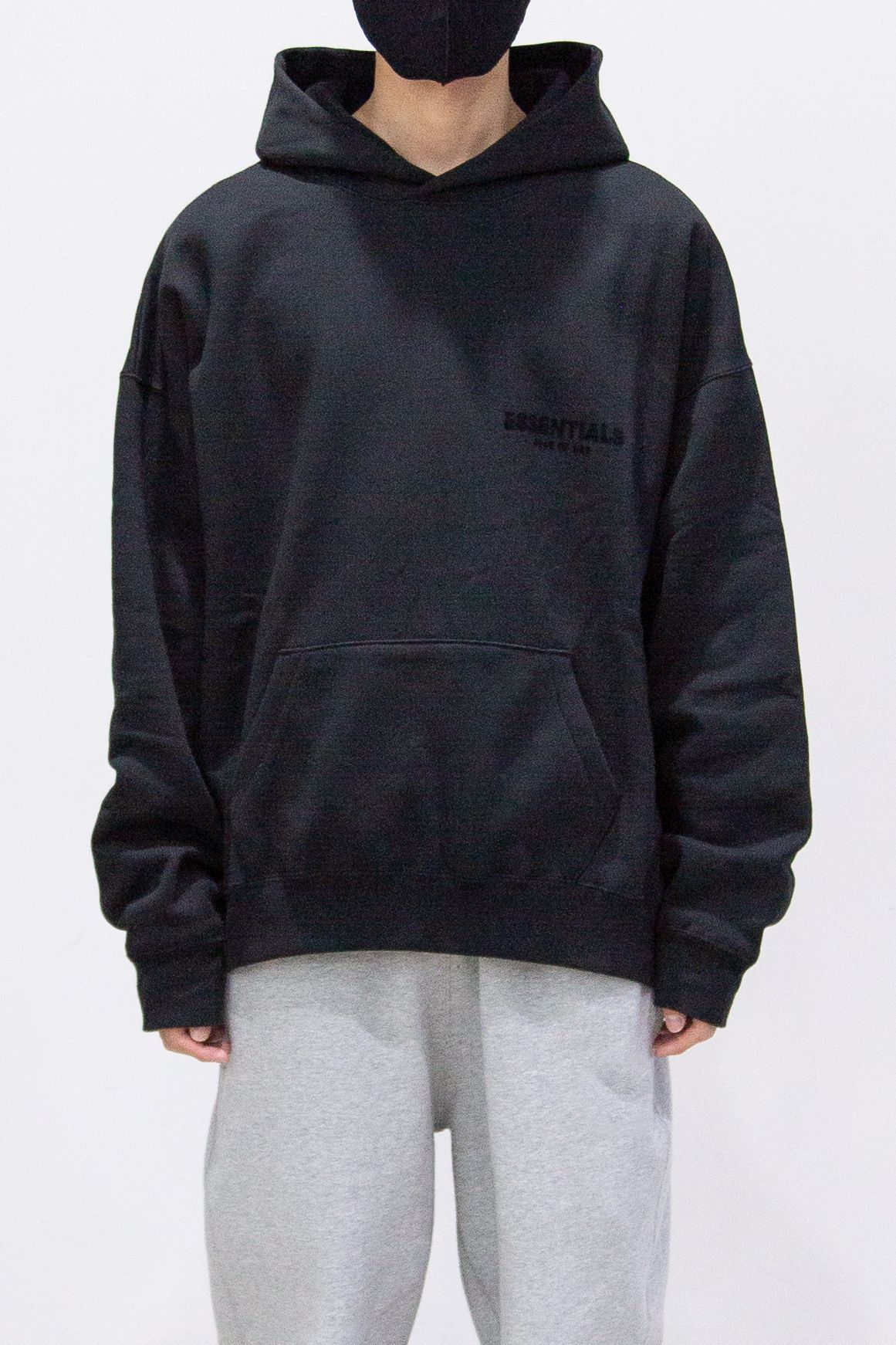 FOG ESSENTIALS - 22SS BACK LOGO SWEAT HOODIE / ブラック | Tempt